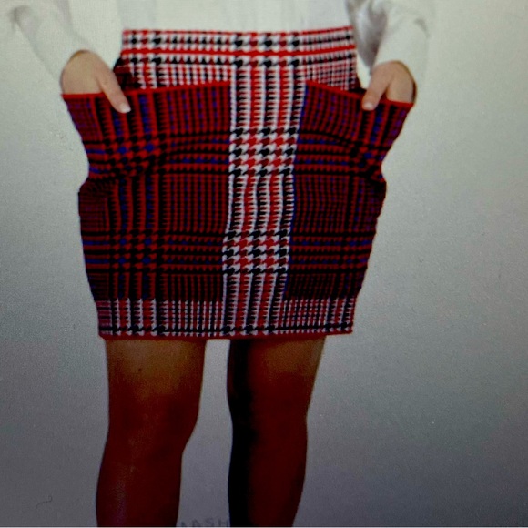 Burberry, NWT, ladies bright red TALEA check houndstooth mini skirt S medium‎ - Picture 1 of 7